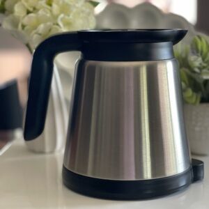 Keurig 2.0 Stainless Steel Silver and Black Carafe - Coffee & Tea